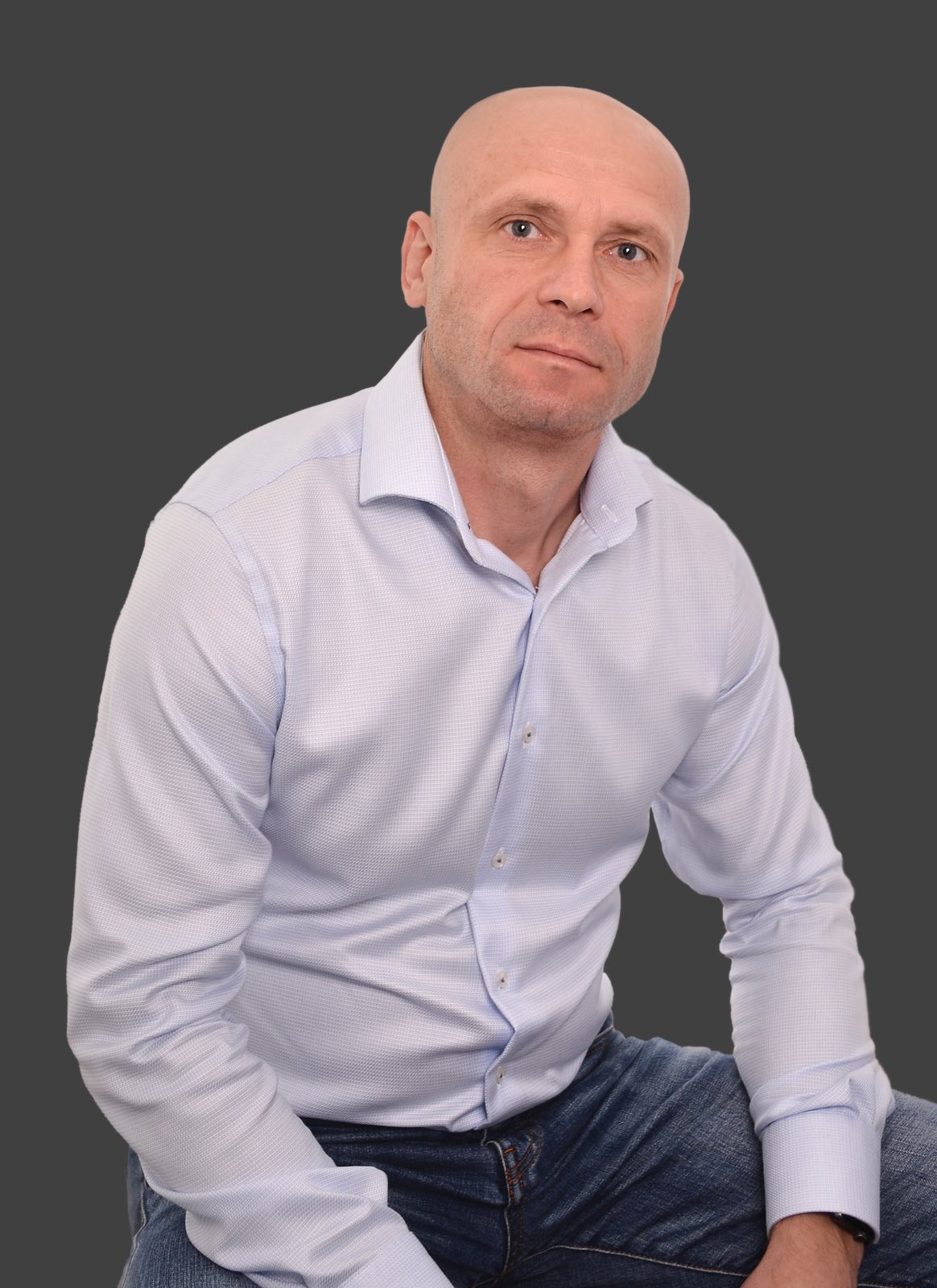 Латиш Іван Агент з нерухомості